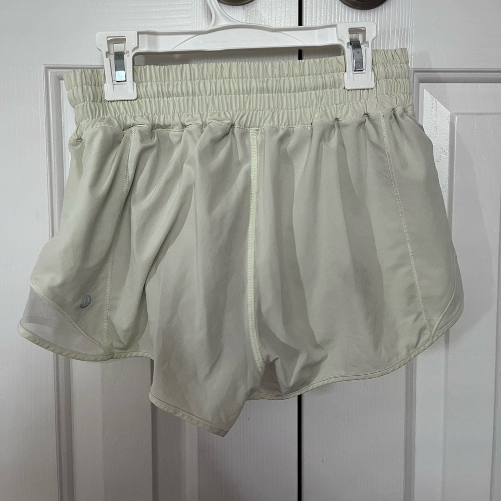 Lululemon Hotty Hot Shorts size 6
